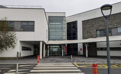 An exterior photo of an entrance way and crossing at Downe Hospital
