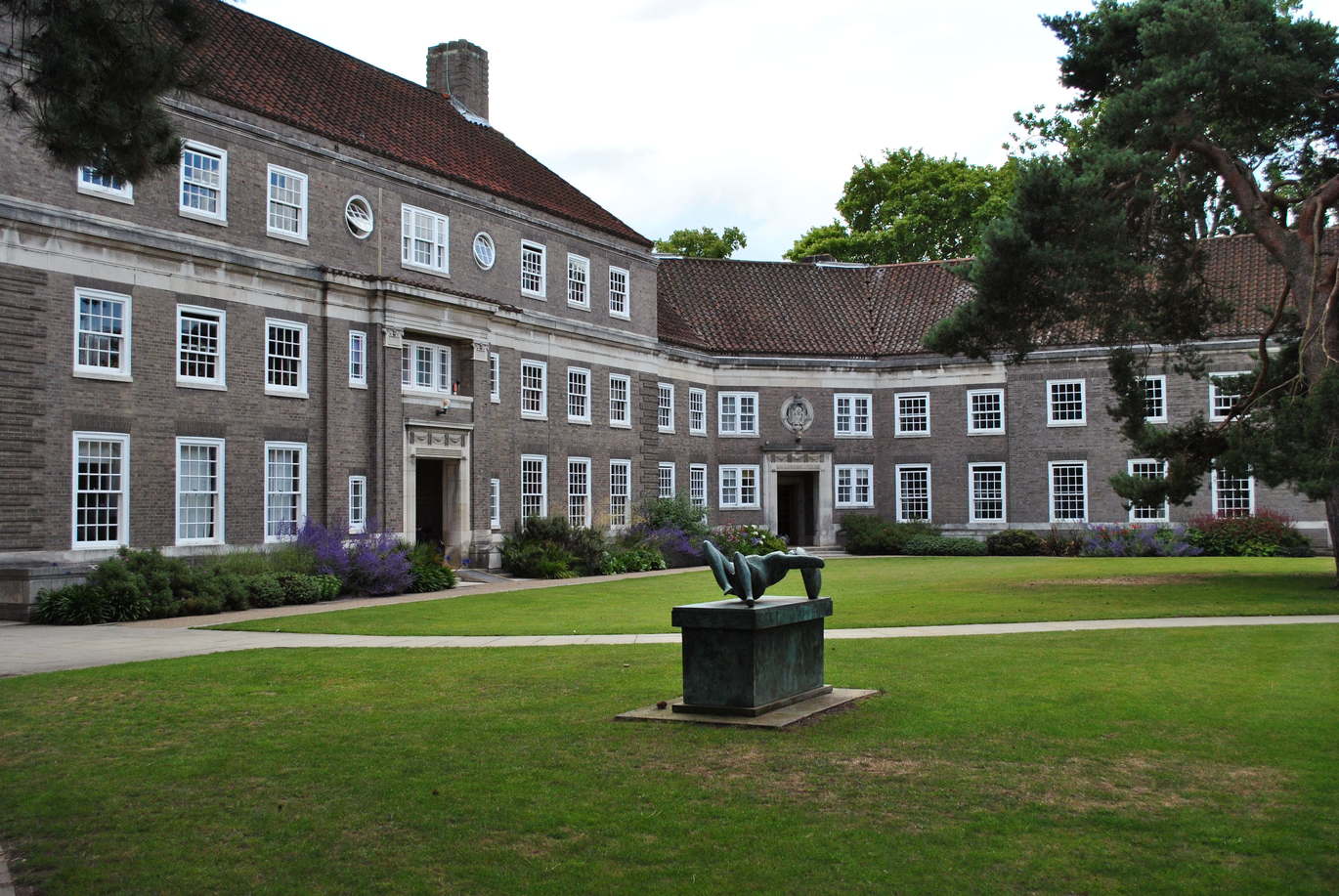 Memorial Court Inside View