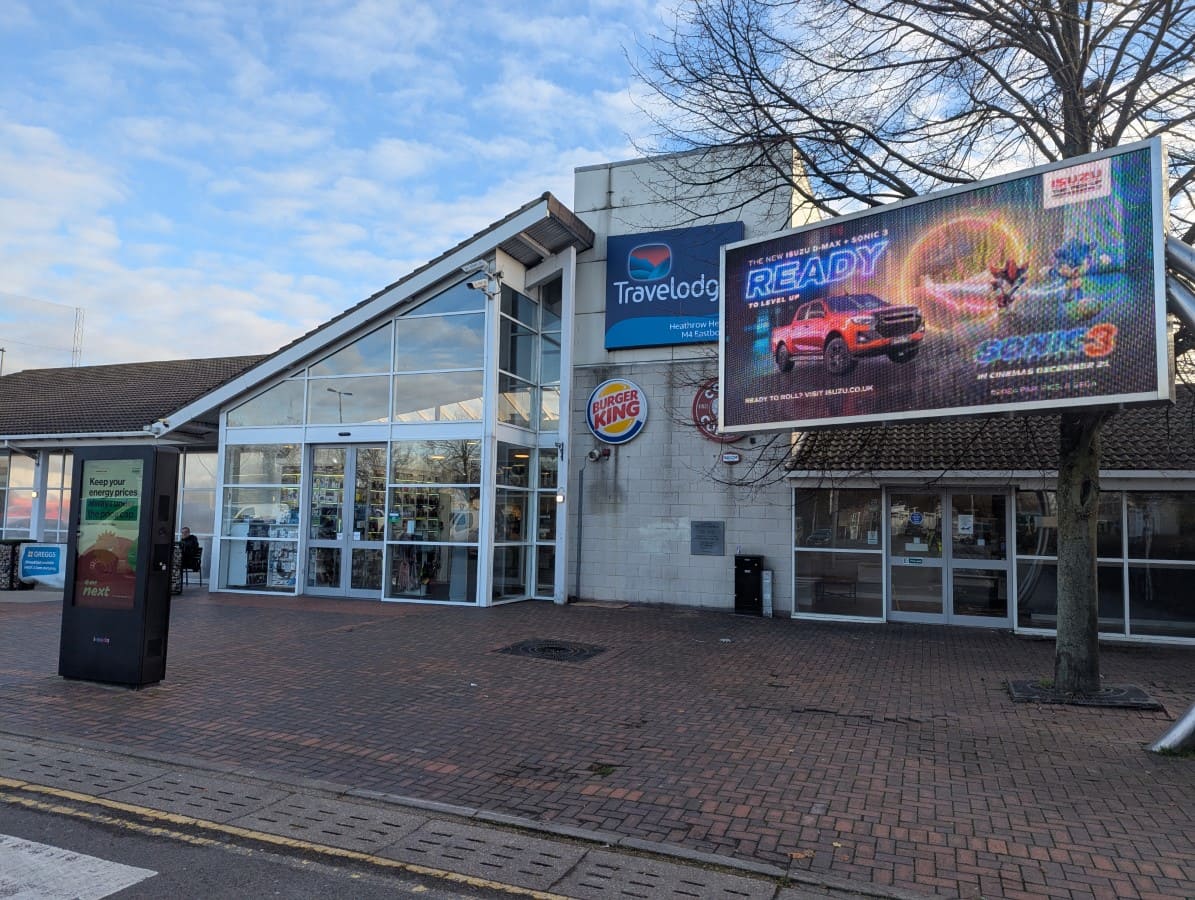 M4 - Heston Services - Eastbound - Moto