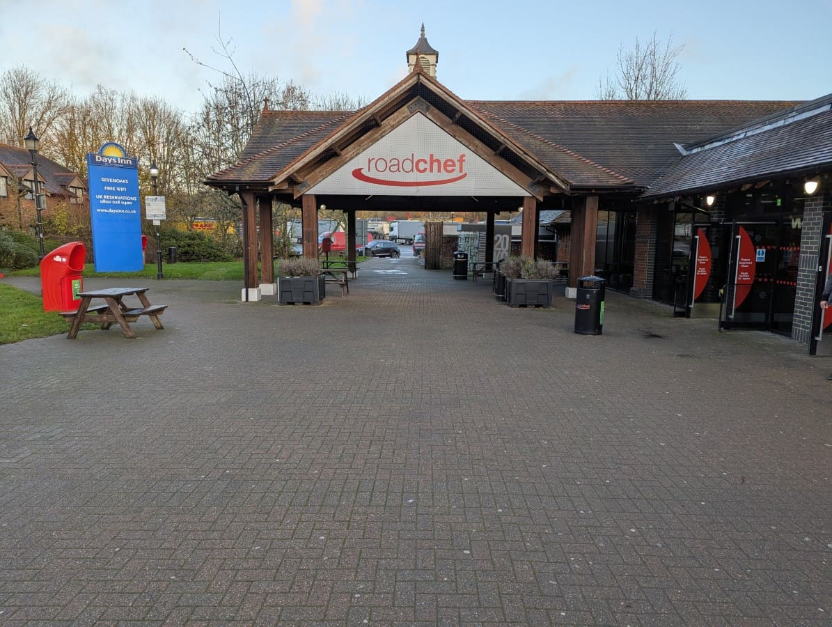 M25 - Clacket Lane Services - Westbound - Roadchef