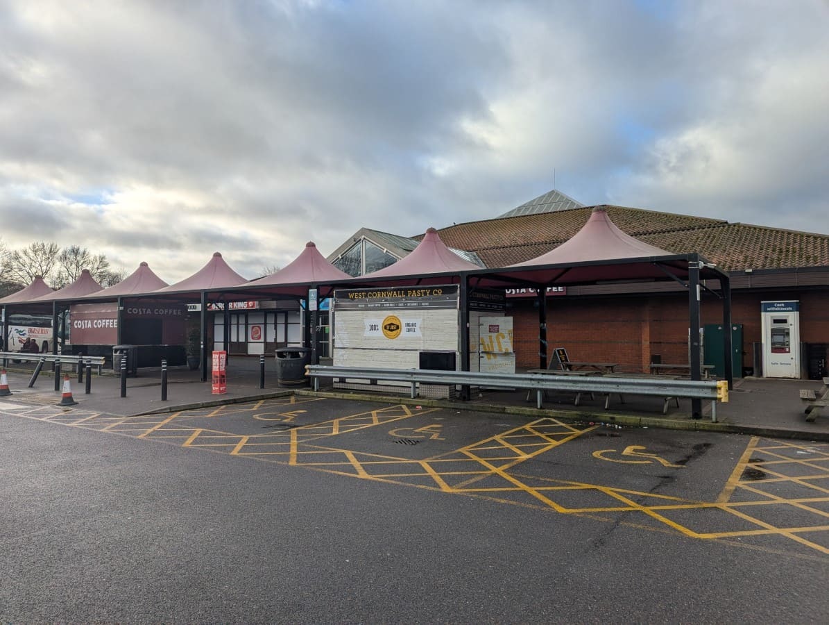 A picture showing the front of the M4 - Chieveley Services - Moto