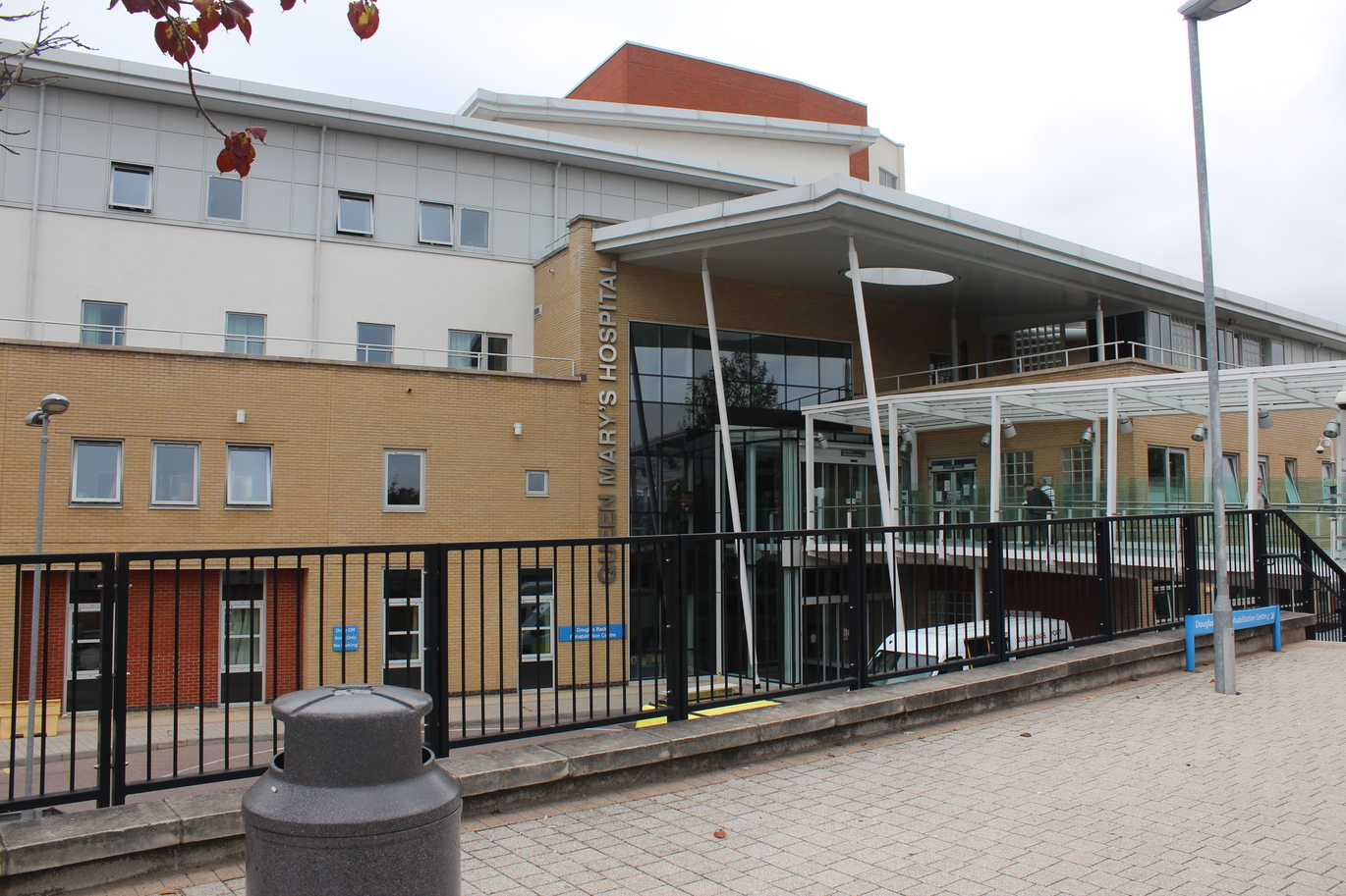 Front entrance of Queen Mary's Hospital