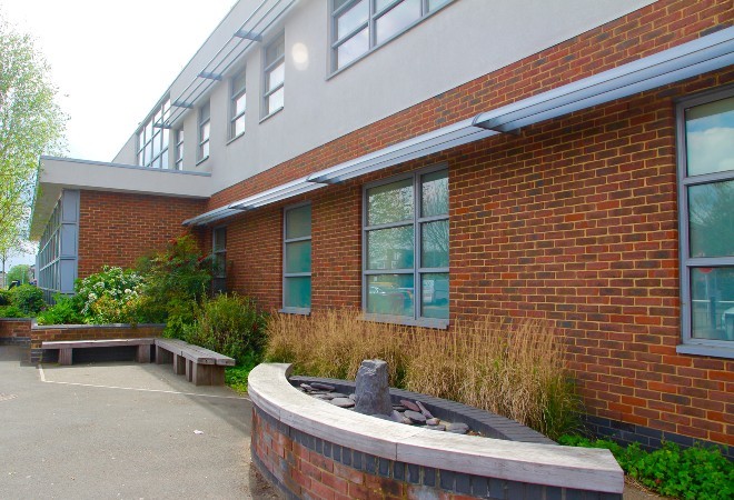 Photo of the outside seating area at Kingston Hospital 