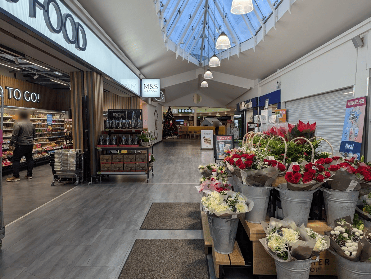 A picture showing the interior of the M4 - Reading Services - Eastbound - Moto