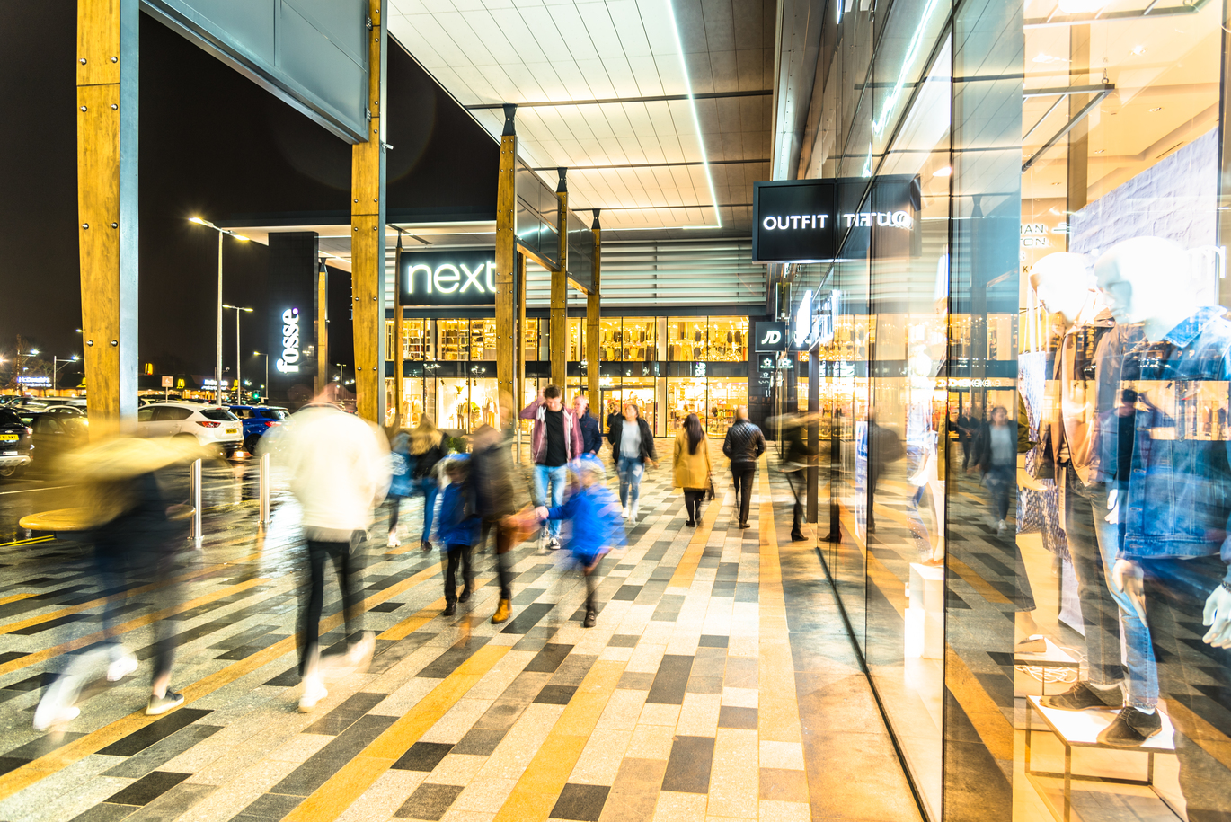 Photo of shoppers enjoying Fosse Park