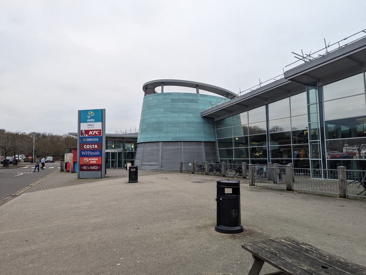 M40 - Cherwell Valley Services - Moto