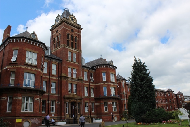 Photo of outside of Northern General Hospital