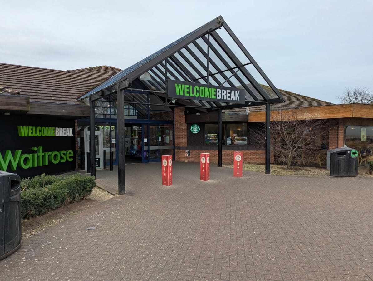 M40 - Warwick Services - Northbound - Welcome Break