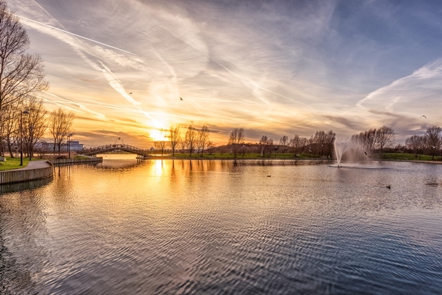 "Image of Lakeside Village"