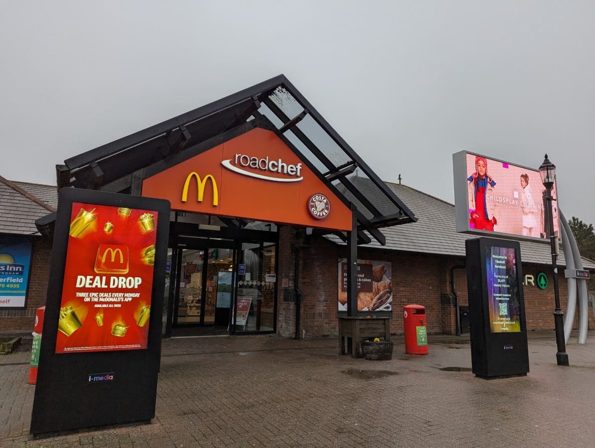 A picture showing the front of the M1 - Tibshelf Services - Northbound - Roadchef