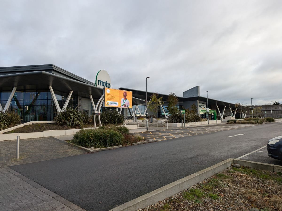 M6 - Rugby Services - Moto
