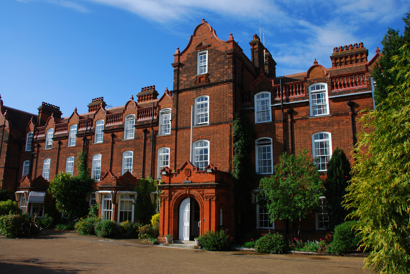 A vibrant, international and friendly College