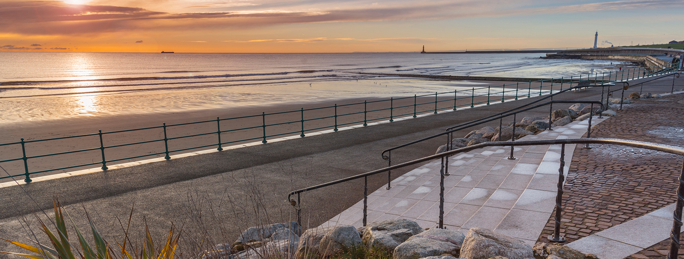 "A photo of a beach in Sunderland"