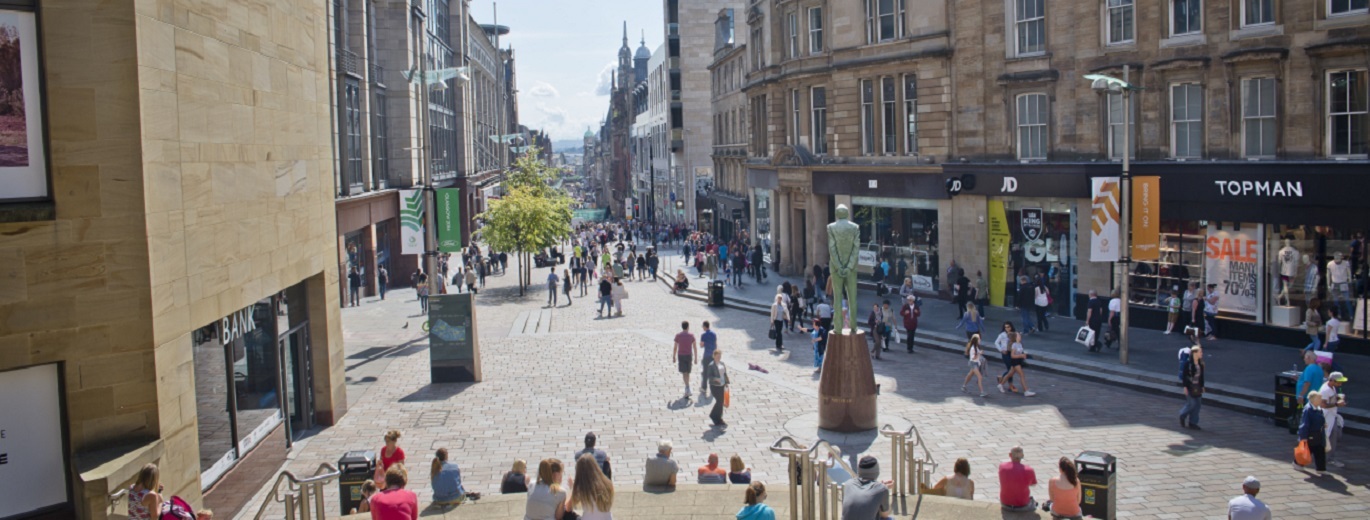Looking down Buchanan Street ©VisitBritain/VisitScotland